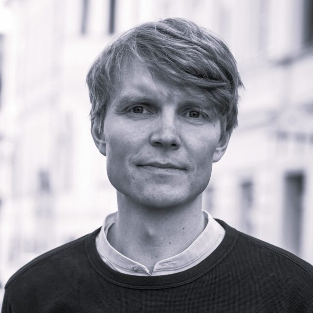 https://www.krisen-bewegen.org/wp-content/uploads/2025/09/250306_Sebastian-Rudolf2b-scaled-2-640x640.jpg