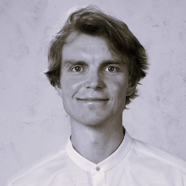 https://www.krisen-bewegen.org/wp-content/uploads/2026/04/Sebastian-scaled-1-2a-640x640.jpg